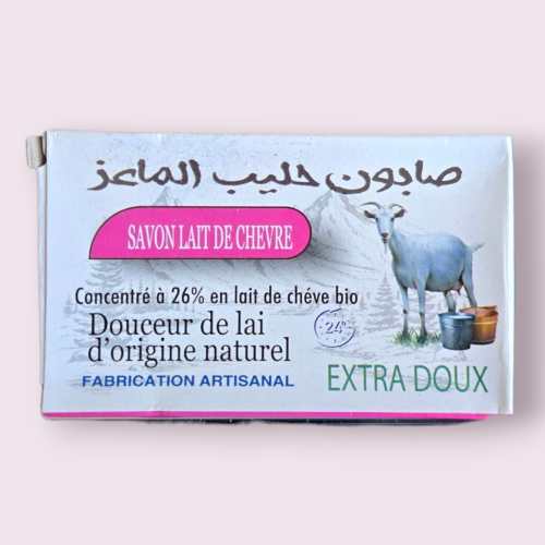Savonnette artisanale au lait de chèvre du Maroc, idéale pour nettoyer, nourrir et adoucir la peau.